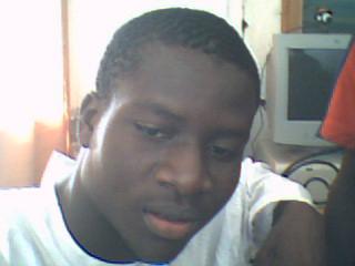 salut a   tt le monde je vs aimes tous